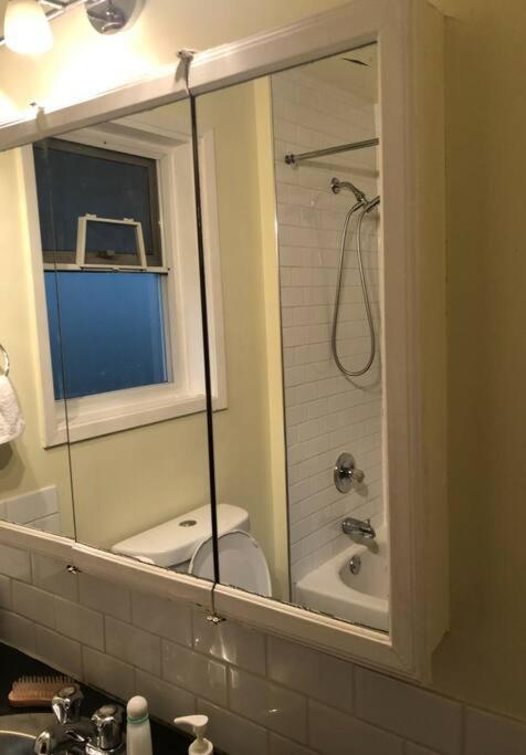 וונקובר 4 Bedroom Upper Level Kits Home מראה חיצוני תמונה