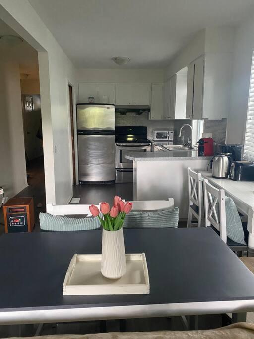 וונקובר 4 Bedroom Upper Level Kits Home מראה חיצוני תמונה