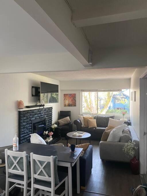 וונקובר 4 Bedroom Upper Level Kits Home מראה חיצוני תמונה