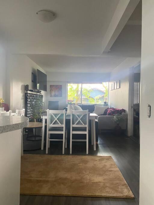 וונקובר 4 Bedroom Upper Level Kits Home מראה חיצוני תמונה