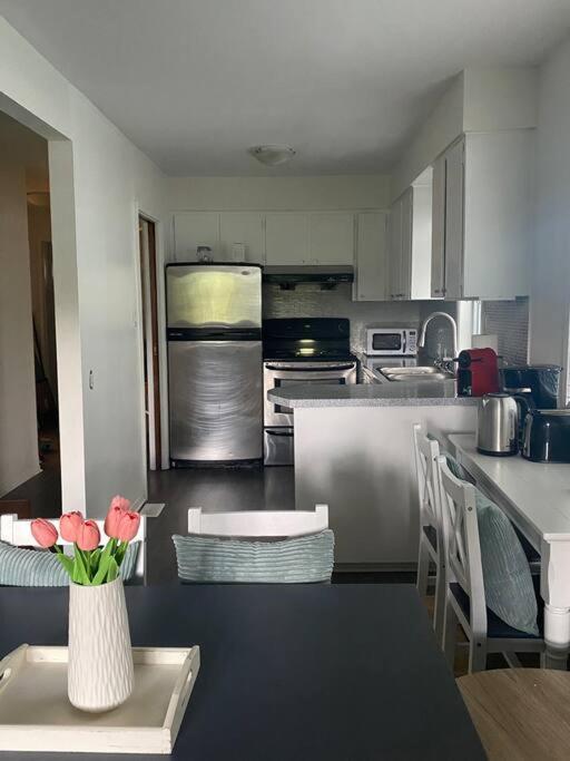 וונקובר 4 Bedroom Upper Level Kits Home מראה חיצוני תמונה