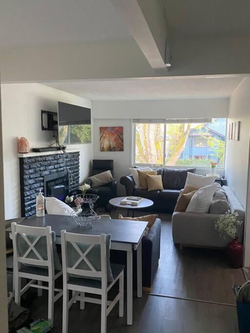 וונקובר 4 Bedroom Upper Level Kits Home מראה חיצוני תמונה